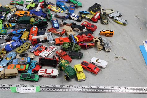 Lot of Matchbox Hot Wheels Cars