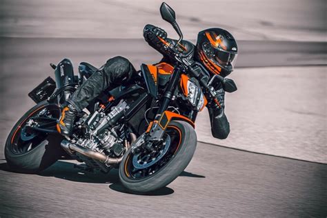 2021 KTM 890 Duke First Look - Cycle News