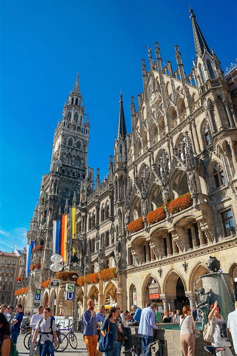 The new town hall of Munich (Neues Rathaus) on Marienplatz. One of the ...