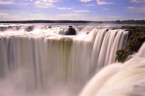 48-Iguazu-Falls-Devil's-Throat - Exploring Ed