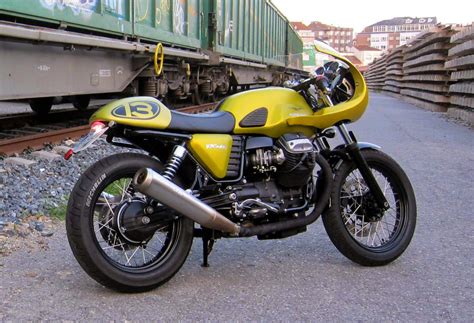 MOTONERO: Moto Guzzi V7 Cafe Racer