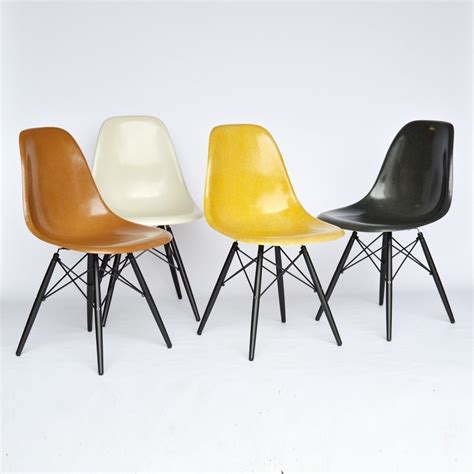 Set of 4 DSW Fiberglass dining chairs by Charles & Ray Eames for Herman Miller, 1950s | #35214