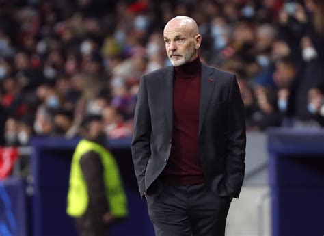 Milan coach Pioli aiming high after extending his contract | Reuters