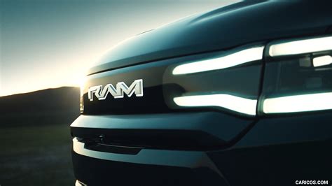 2025 Ram 1500 REV - Grille | Caricos