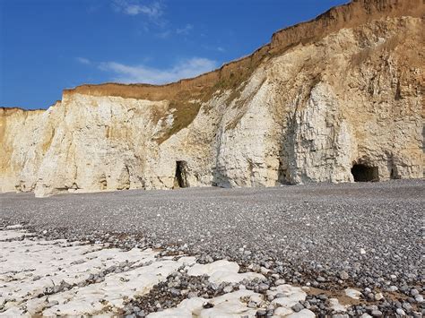 Chalk rock cliffs,caves,rocky coast,beach,sand-lime brick - free image from needpix.com