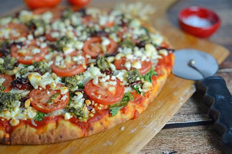 Tomato Pesto Pizza - Savory Experiments