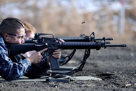 AK-47 vs M16 Rifle - Difference and Comparison | Diffen