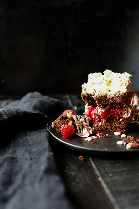 Chocolate stracciatella cake with raspberries | Recipes: desserts | Serving dumplings