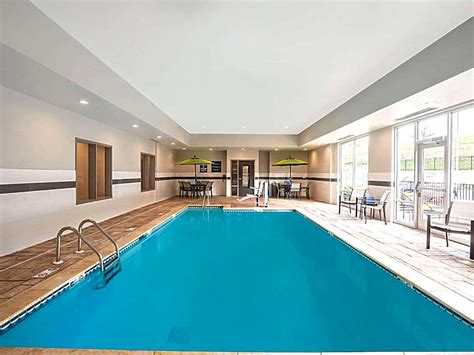 Top 11 Hotels with Pool in Cleveland - Anna Holt's Guide