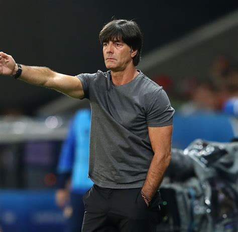 Jogi-Löw-Video: Darum griff der Bundestrainer in die Hose - WELT