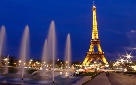 Eiffel Tower Paris at Night View[2880x1800] : r/wallpaper