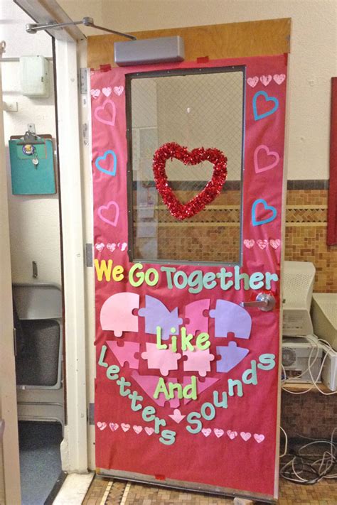 27 Creative Classroom Door Decorations For Valentine S Day ...