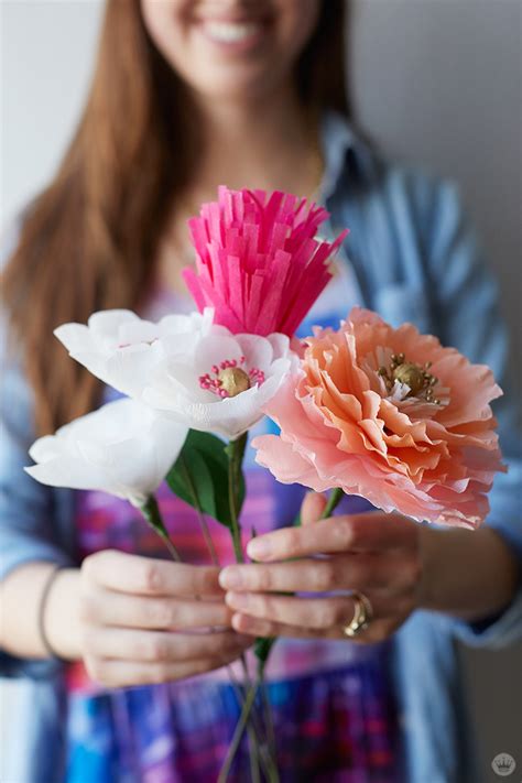 Crepe paper flowers: DIY pretty peonies - Think.Make.Share.