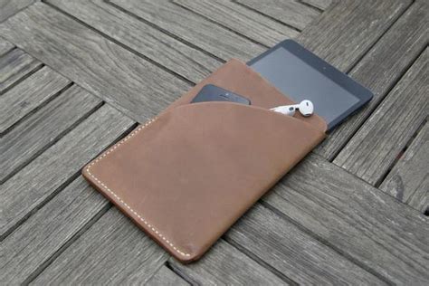 The Handmade Leather iPad Mini Case | Gadgetsin