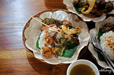 [BALI TRAVELS] Warung Babi Guling Pak Malen in Seminyak, Bali | Indonesia - HazelDiary