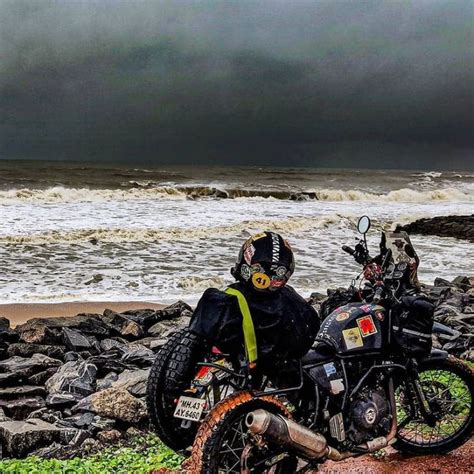 Maravanthe Beach in Karnataka😍😍😍 It is a uniquely positioned beach in ...