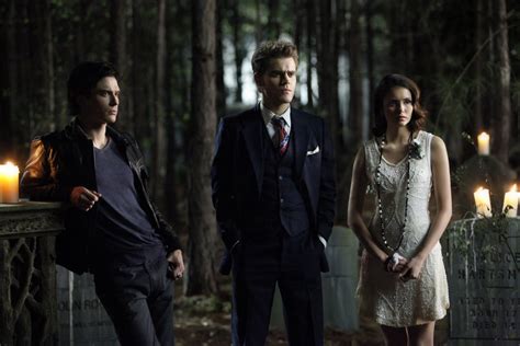 Who Will Die on The Vampire Diaries Finale? | POPSUGAR Entertainment