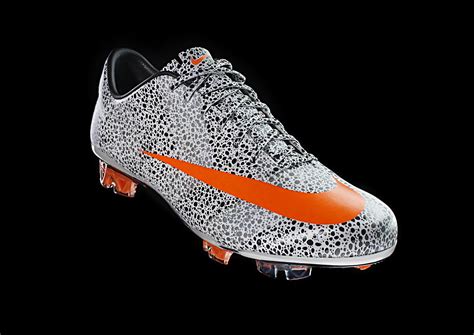 BREAKING: Cristiano Ronaldo Shows Off BRAND-NEW Leopard Print Nike Mercurial Superfly 360 Boots ...