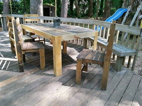 Pallets Patio Deck and Furniture | Pallet Ideas