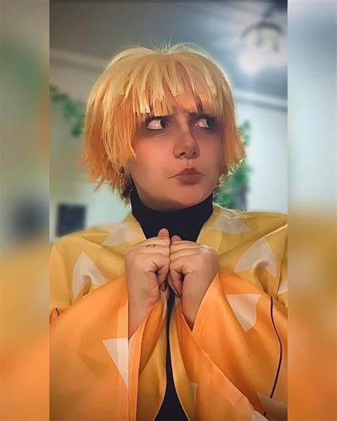 Zenitsu cosplay:) : r/KimetsuNoYaiba