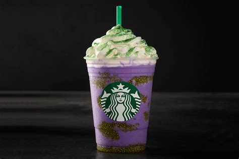 Starbucks Açaí Mixed Berry Yogurt Frappuccino | HYPEBAE