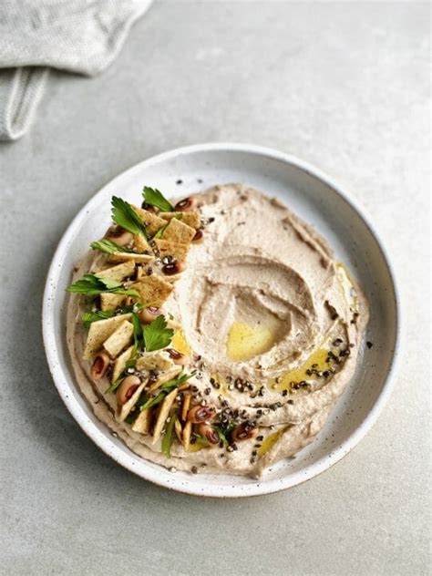 Easy & Quick Black Eyed Pea Hummus - The Vgn Way