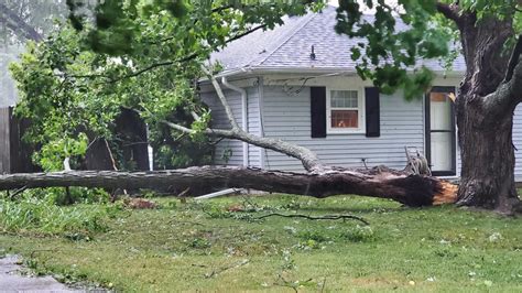 Monday's severe storms damage buildings, trees and more in central Iowa ...