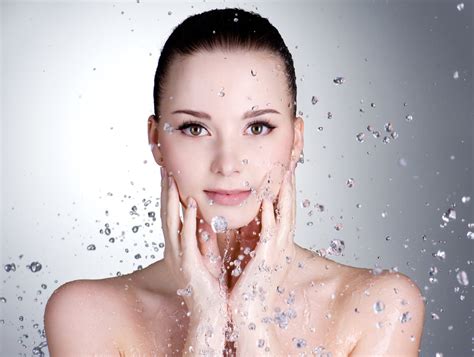 The Importance of Skin Hydration and How Hyaluronic Acid Can Help