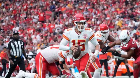 Patrick Mahomes Shares Latest on Status of Wrist Injury