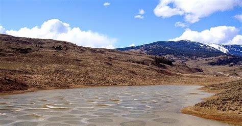 The Spotted Lake of Osoyoos ~ Kuriositas