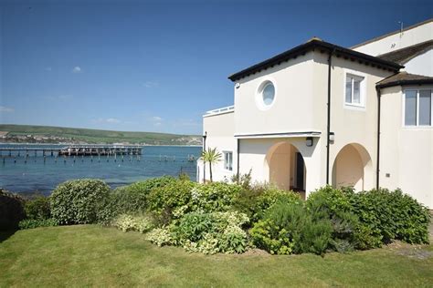 2 bedroom self-catering cottage in Swanage sleeping 4. No pets. Book ...