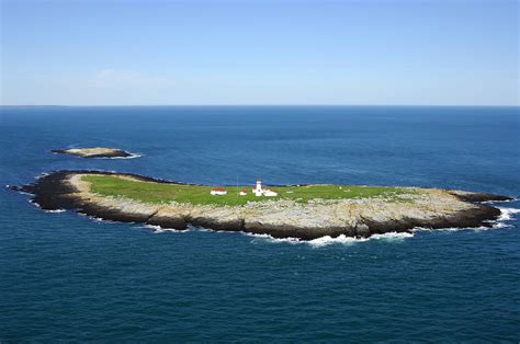 Machias Seal Island Lighthouse in ME, United States - lighthouse Reviews - Phone Number ...