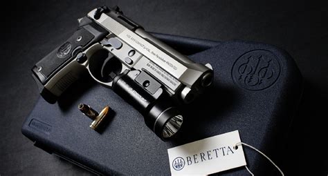 Beretta 92FS Wallpapers Images Photos Pictures Backgrounds