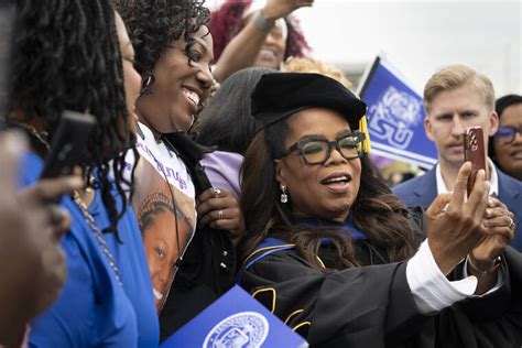 Oprah tells class of 2023 to follow ‘still, small voice’ | Honolulu Star-Advertiser