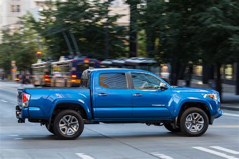 2018 Toyota Tacoma vs. 2018 Toyota Hilux: What's the Difference ...