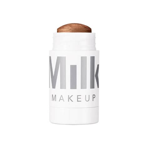 10 Makeup Products to Get Rid of This Year | Who What Wear