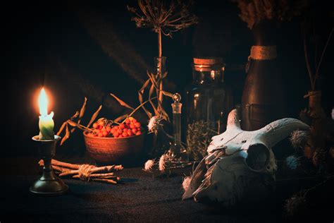 What Is Samhain 2022? The Spiritual Meaning of Halloween, Explained ...