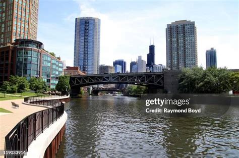 River City Apartments Chicago Photos and Premium High Res Pictures ...