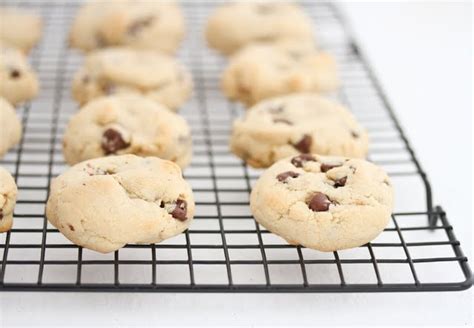 Cornstarch soft chocolate chip cookies - Kirbie's Cravings