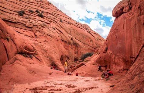 Exploring the Grand Staircase Escalante Slot Canyons - Hike Bike Travel