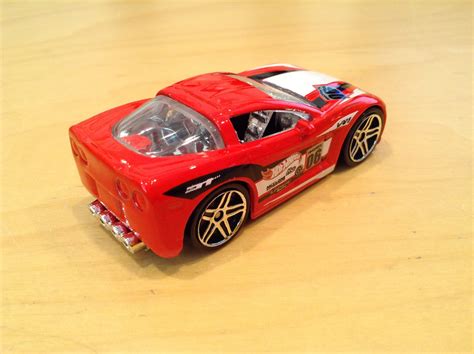 JULIAN'S HOT WHEELS BLOG: 2005 Corvette C6 (2017 Red Edition - Target Exclusive)