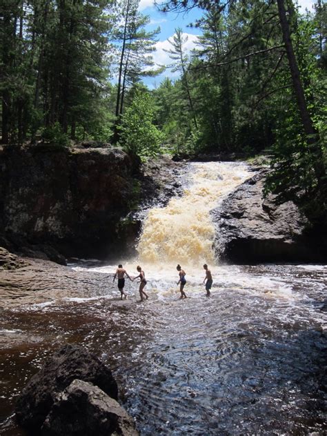 7 Amazing Waterfalls in Wisconsin - Drivin' & Vibin'