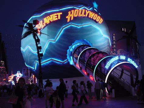 Disneyland Paris Planet Hollywood - find out