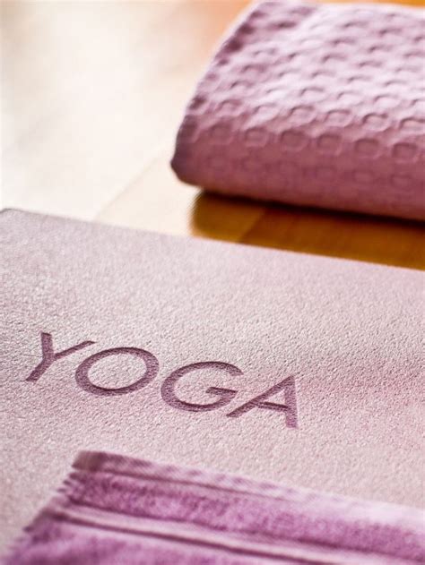 7 Factors for How to Choose Yoga Mat Correctly? - Swasti Yoga Center