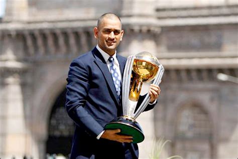 Replica of World Cup Trophy | Fake World Cup Trophy | Duplicate Cricket World Cup 2011 Trophy to ...