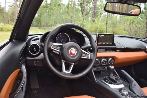 2017-fiat-124-spider-interior-photos-2