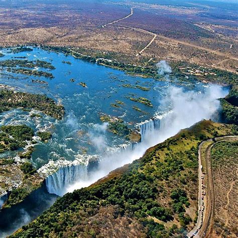 Victoria Falls, border of Zambia and Zimbabwe, Southern Africa / Водопад Виктория, граница ...