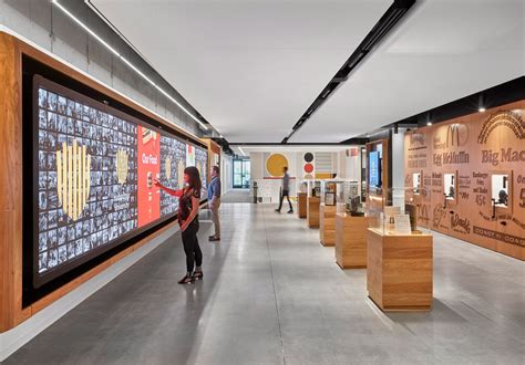 McDonald's HQ in Chicago includes Hamburger University for new recruits | Interior architect ...