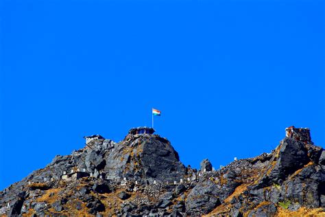 File:India-china border and nathula peak.jpg - Wikimedia Commons