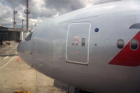 airliner - What is this line found above the door on many aircraft? - Aviation Stack Exchange